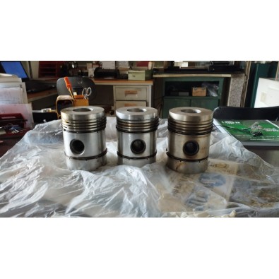 Serie di 3 pistoni diametro 105, segmenti 4 x 2,5, raschiaolio 2 x 5