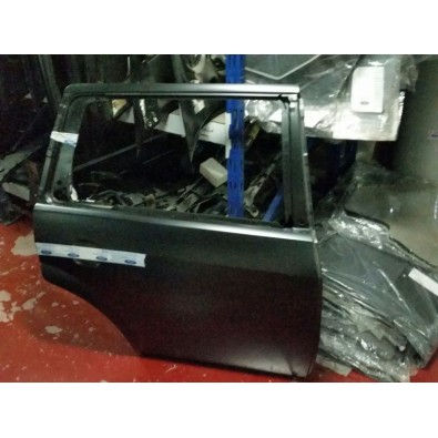 PORTA POSTERIORE DESTRO FORD MONDEO SW 00/07  

REAR RIGHT DOOR FORD MONDEO SW 00/07  

OE1307540