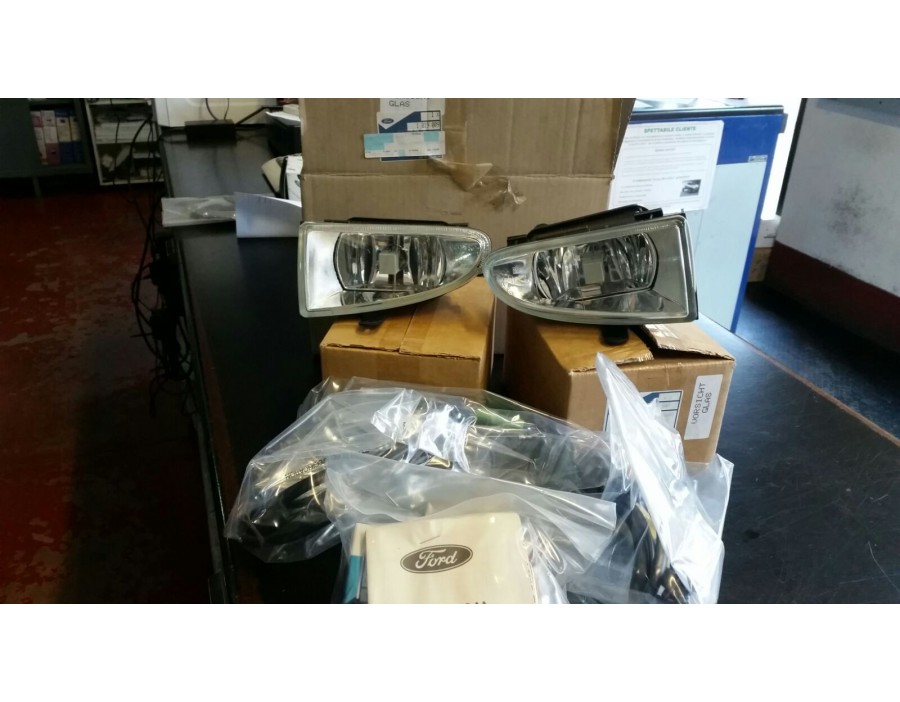 KIT FENDINEBBIA COMPLETO DI CABLAGGIO PER FORD FIESTA DAL 1976 AL 2002
