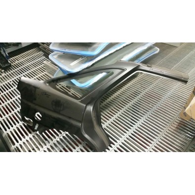 PANNELLO LATERALE DESTRO ESTERNO POSTERIORE FORD ESCORT 90/95 5 PORTE 

EXTERNAL LATERAL RIGHT PANEL FORD ESCORT 90/95 5 DOORS