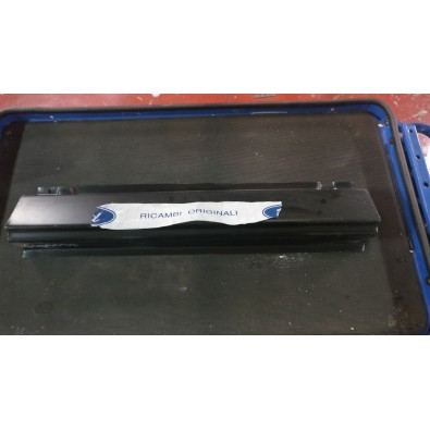 FASCIONE LATERALE ANTERIORE DESTRO  ESCORT 81/90   


RIGHT FRONT LATERAL PANEL FORD ESCORT 81/90