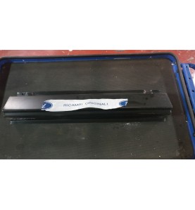 FASCIONE LATERALE ANTERIORE DESTRO  ESCORT 81/90   


RIGHT FRONT LATERAL PANEL FORD ESCORT 81/90