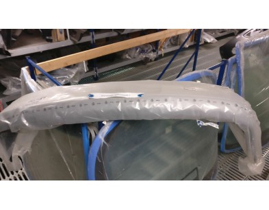 PARAURTI POSTERIORE FORD FIESTA 95/02         

REAR BUMPER FOR FORD FIESTA 95/02