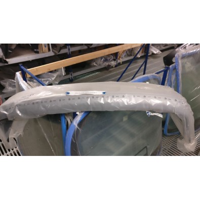 PARAURTI POSTERIORE FORD FIESTA 95/02         

REAR BUMPER FOR FORD FIESTA 95/02