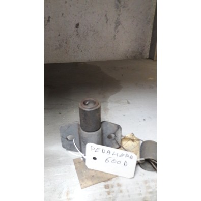STAFFA ATTACCO PEDALIERA FIAT 600D
