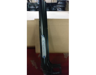 FASCIONE LATERALE DESTRO FORD FIESTA 95/02   

INFERIOR  LATERAL DOOR RIGHT FORD FIESTA 95/02