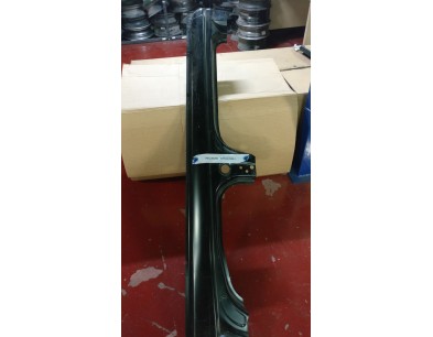 FASCIONE LATERALE DESTRO FORD FOCUS 01/05  

RIGHT LATERAL FASTER FORD FOCUS 01/05