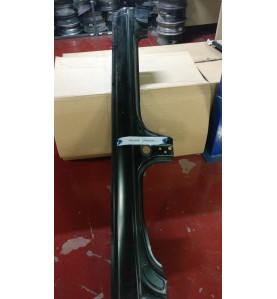 FASCIONE LATERALE DESTRO FORD FOCUS 01/05  

RIGHT LATERAL FASTER FORD FOCUS 01/05