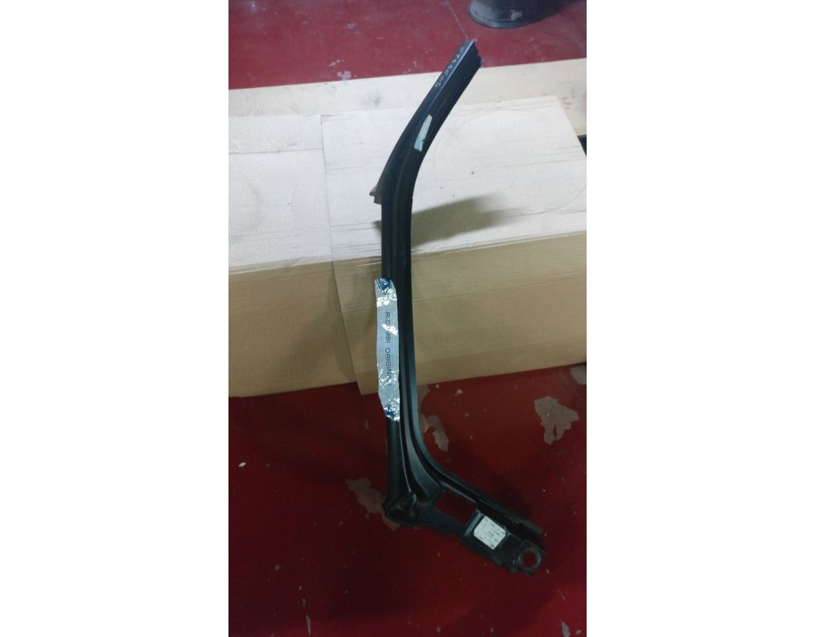 MONTANTE ANTERIORE SINISTRO FORD FIESTA 3P 89/96  


LEFT FRONT MOUNTING FORD FIESTA 3 DOORS 89/96