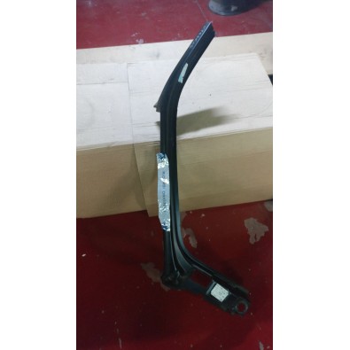 MONTANTE ANTERIORE SINISTRO FORD FIESTA 3P 89/96  


LEFT FRONT MOUNTING FORD FIESTA 3 DOORS 89/96