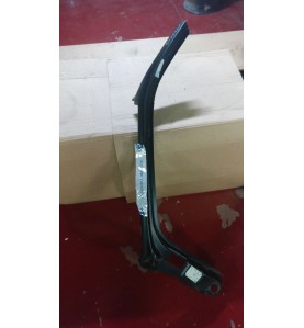 MONTANTE ANTERIORE SINISTRO FORD FIESTA 3P 89/96  


LEFT FRONT MOUNTING FORD FIESTA 3 DOORS 89/96