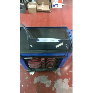 FASCIONE INFERIORE LATERALE POSTERIORE DESTRO FORD SIERRA 82/86  

RIGHT LATERAL LOWER PANEL FORD SIERRA 82/86