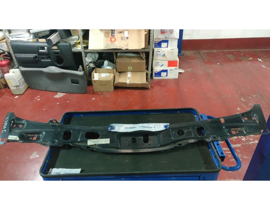 TRAVERSA ANTERIORE SUPERIORE FORD SIERRA 82/86  

FRONT HIGHER CROSSPIECE FORD SIERRA 82/86