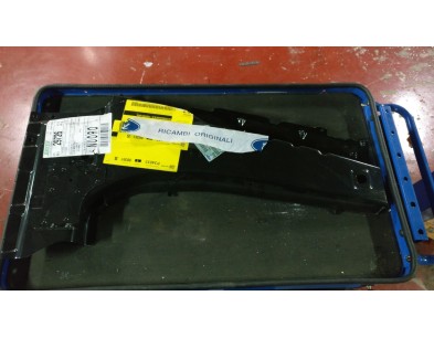 FIANCATA ANTERIORE  DESTRO FORD TRANSIT CONNECT 02/13  

RIGHT FRONT SIDE FORD TRANSIT CONNECT 02/13