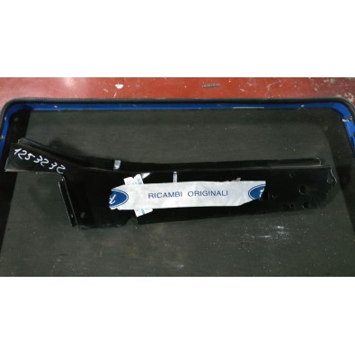 FIANCATA ANTERIORE DESTRO FORD FOCUS 98/05 

RIGHT FRONT SIDE FORD FOCUS 98/05