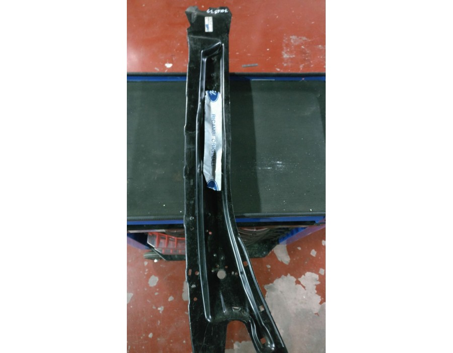 FIANCATA ANTERIORE SINISTRO FORD ESCORT/ORION 90/95 

LEFT FRONT SIDE FORD ESCORT/ORION 90/95