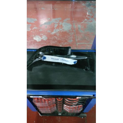 PROLUNGA MONTANTE POSTERIORE SINISTRO  FORD FOCUS/C-MAX 04/08   


REAR LEFT EXTENSION UPRIGHT FORD FOCUS/C-MAX 04/08