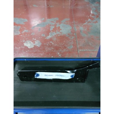 FIANCATA SINISTRO FORD FOCUS 98/05  

LEFT SIDE FORD FOCUS 98/05