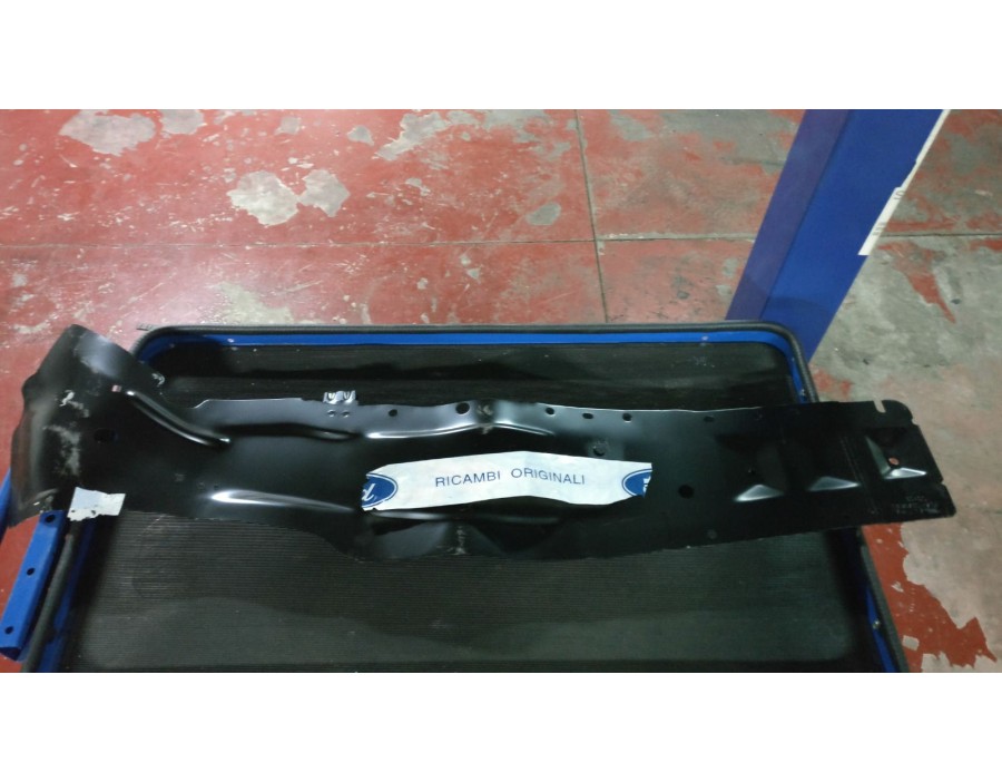 ELEMENTO DI RIEMPIMENTO ANTERIORE DESTRO FORD FOCUS 98/05 

RIGHT FRONT FILLING ELEMENT FORD FOCUS 98/05