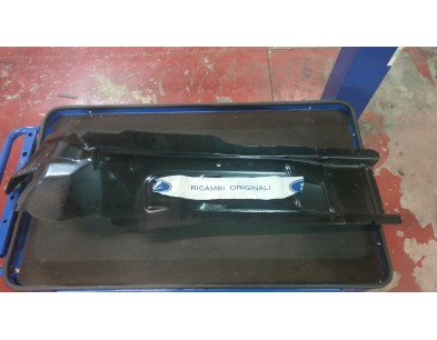 ELEMENTO DI RIEMPIMENTO ANTERIORE SINISTRO FORD FIESTA 08/13   

FRONT LEFT FILLING ELEMENT FORD FIESTA 08/13