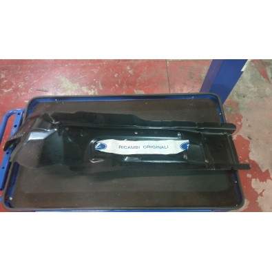 ELEMENTO DI RIEMPIMENTO ANTERIORE SINISTRO FORD FIESTA 08/13   

FRONT LEFT FILLING ELEMENT FORD FIESTA 08/13