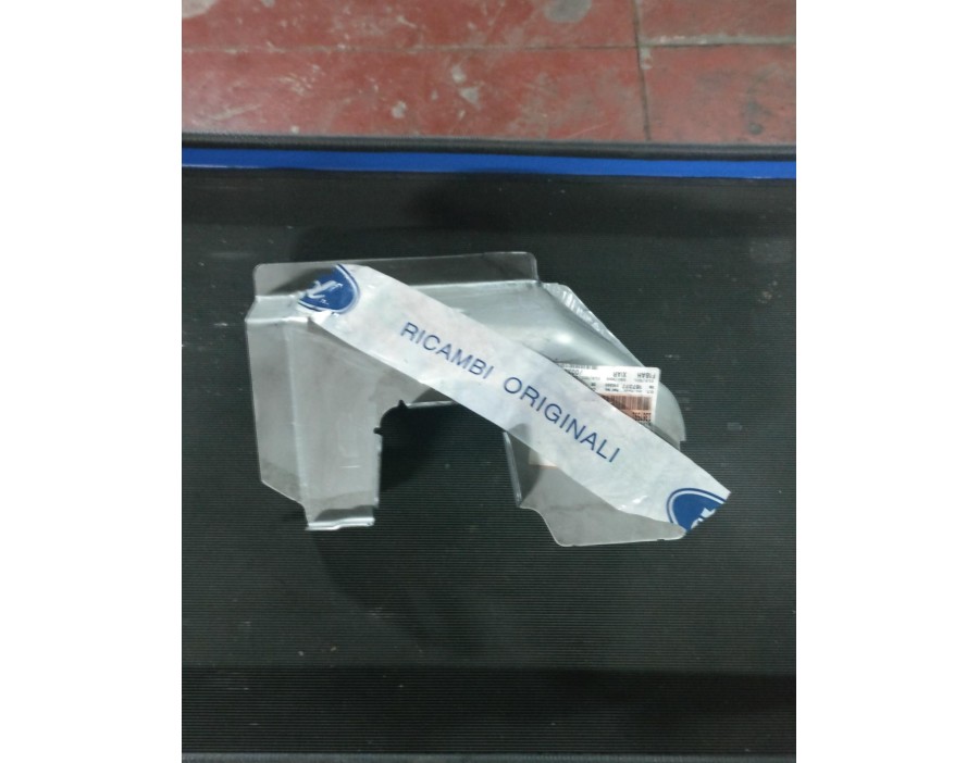 PROLUNGA TRAVERSA POSTERIORE DESTRO FORD FOCUS 03/07  

RIGHT REAR EXTENTION CROSSPIECE FORD FOCUS 03/07