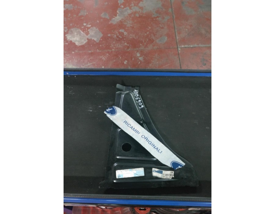 RINFORZO MONTANTE ANTERIORE SINISTRO FORD FIESTA 95/06 

LEFT FRONT MOUNTING REINFORCEMENT FORD FIESTA 95/06