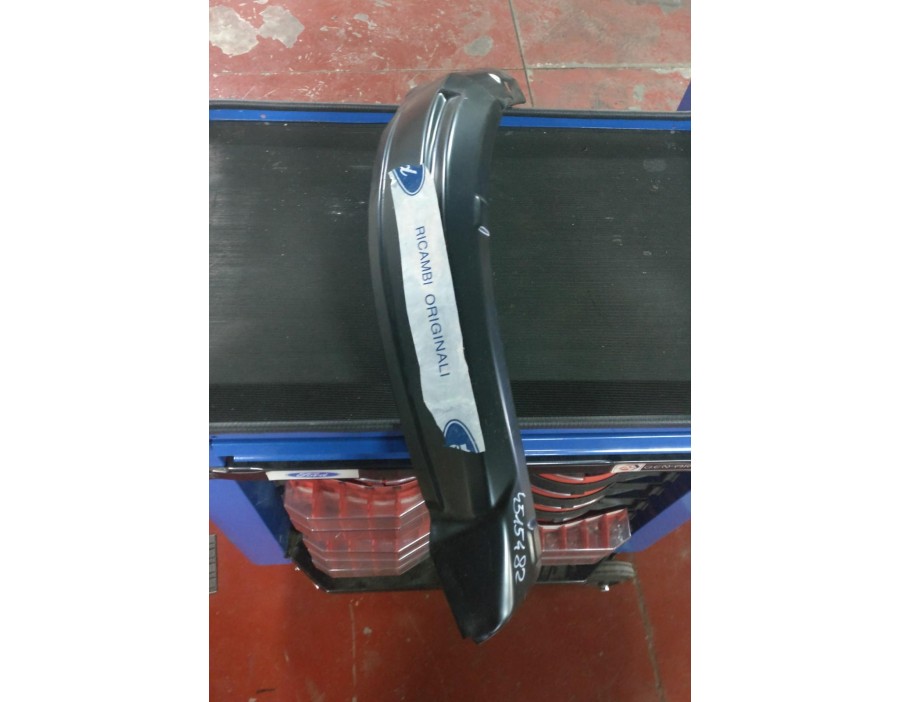 PANNELLO INTERNO ANTERIORE DESTRO FORD TRANSIT 00/06  

FRONT RIGHT INTERNAL PANEL FORD TRANSIT 00/06