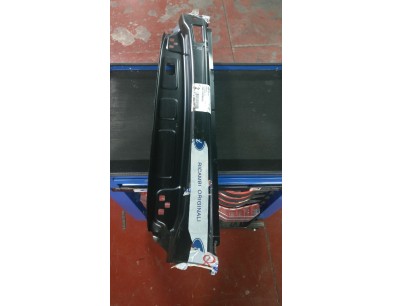 CORNICE LUNOTTO POSTERIORE FORD FOCUS 98/05  

REAR CORNER REAR WINDOW FORD FOCUS 98/05