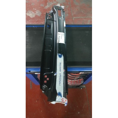 CORNICE LUNOTTO POSTERIORE FORD FOCUS 98/05  

REAR CORNER REAR WINDOW FORD FOCUS 98/05