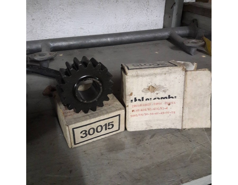 INGRANAGGIO RETROMARCIA FIAT 616/N3 - N4 - OM 50NC/OM 50-55-60-65-70-75