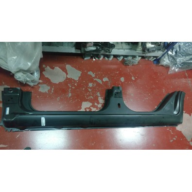 FASCIONE LATERALE SOTTOPORTA FORD FOCUS 03/05 

LATERAL UNDER THE DOOR PANEL FORD FOCUS 03/05