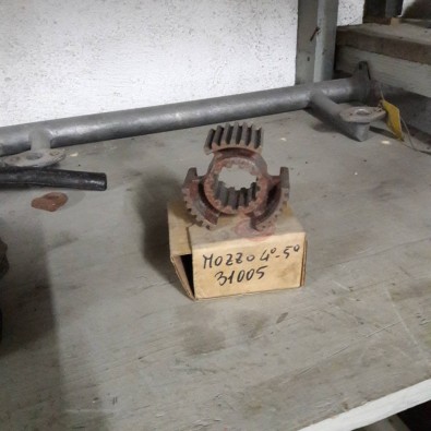 MOZZO SINCRONIZZATORE 4° 5° VELOCITA' AUTOCARRI OM LEONCINO TIGROTTO LUPETTO CERBIATTO - OE 557234