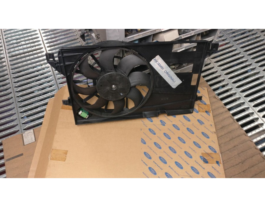 VENTOLA CON MOTORINO CON SISTEMA A.C FORD FIESTA/FUSION 04/12 

FAN WITH ENGINE WITH SYSTEM A.C FORD FIESTA/FUSION 04/12
