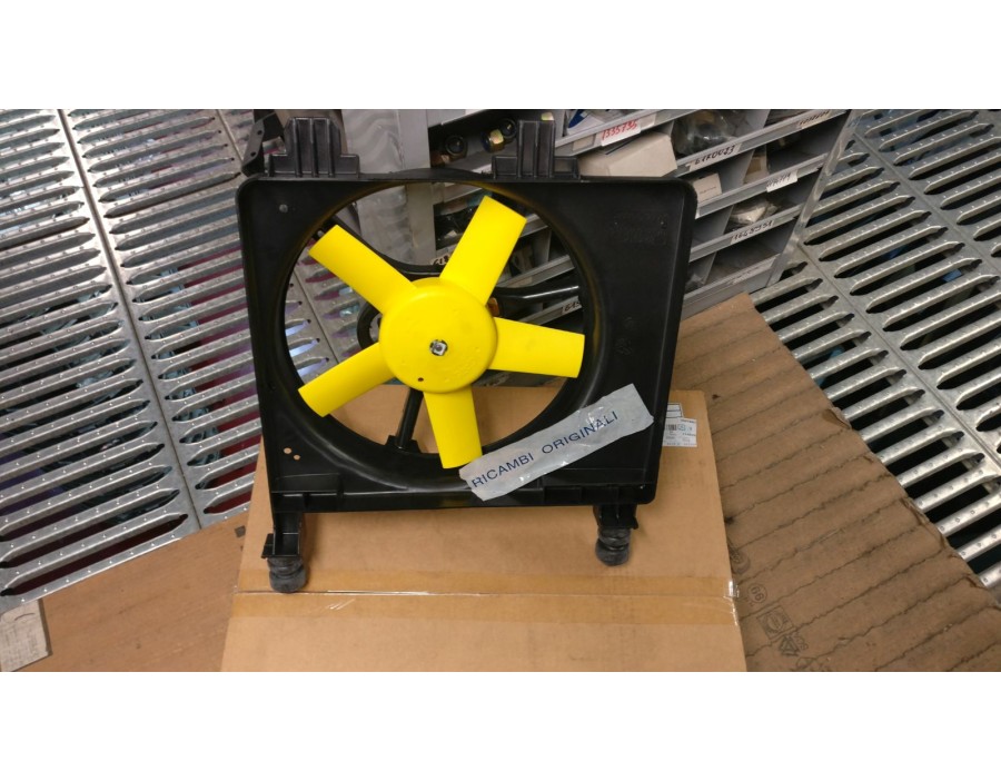 VENTOLA CON MOTORINO SENZA SISTEMA A.C FORD FIESTA 95/02 

FAN WITH ENGINE WITHOUT SYSTEM A.C FORD FIESTA 95/02