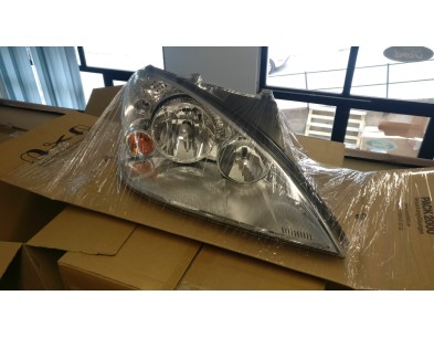 FARO ANTERIORE DESTRO FORD GALAXY 00/06 

FRONT RIGHT HEAD LIGHT FORD GALAXY 00/06