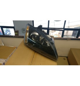 FARO ANTERIORE DESTRO FORD FOCUS 04/08 

FRONT RIGHT HEADLIGHT FORD FOCUS 04/08