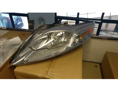 FARO ANTERIORE SINISTRO FORD MONDEO 07/10 

FRONT LEFT HEADLIGHT FORD MONDEO 07/10