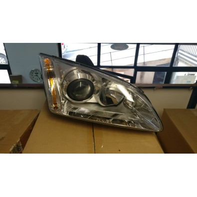 FARO ANTERIORE DESTRO FORD FOCUS 04/08 

FRONT RIGHT HEADLIGHT FORD FOCUS 04/08