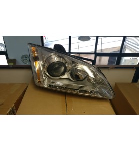 FARO ANTERIORE DESTRO FORD FOCUS 04/08 

FRONT RIGHT HEADLIGHT FORD FOCUS 04/08
