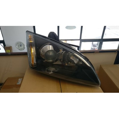 FARO ANTERIORE DESTRO FORD FOCUS 04/08 

FRONT RIGHT HEADLIGHT FORD FOCUS 04/08