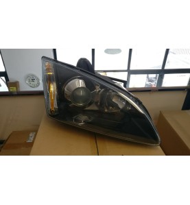FARO ANTERIORE DESTRO FORD FOCUS 04/08 

FRONT RIGHT HEADLIGHT FORD FOCUS 04/08