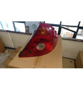 FANALE POSTERIORE DESTRO FORD MONDEO 00/07 

REAR RIGHT HEADLIGHT FORD MONDEO 00/07
