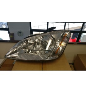 FARO ANTERIORE SINISTRO CON XENO FORD FOCUS 04/08 

FRONT LEFT HEADLIGHT WITH XENO LAMP FORD FOCUS 04/08