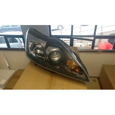 FARO ANTERIORE DESTRO FORD FOCUS FOCUS CABRIO 08/10  

FRONT RIGHT HEADLIGHT FORD FOCUS AND FOCUS CABRIOLET 08/10