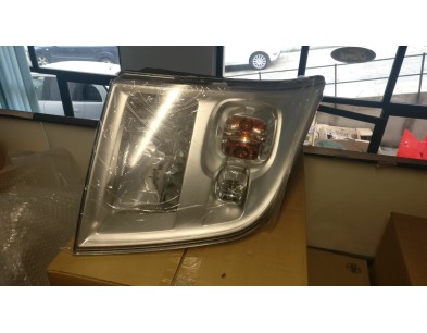 FARO ANTERIORE DESTRO CON LAMPADINA FORD TRANSIT 06 

FRONT RIGHT HEADLIGHT WITH LAMP FORD TRANSIT 06