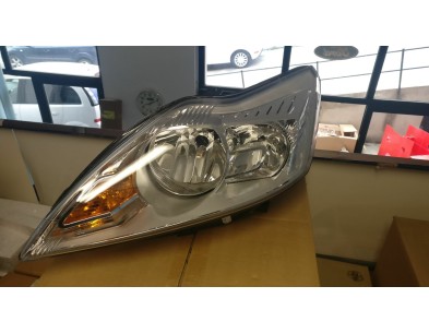 FARO ANTERIORE SINISTRO CON ALOGENO FORD FOCUS 06/10 

FRONT LEFT HEADLIGHT WITH HALOGEN FORD FOCUS 06/10