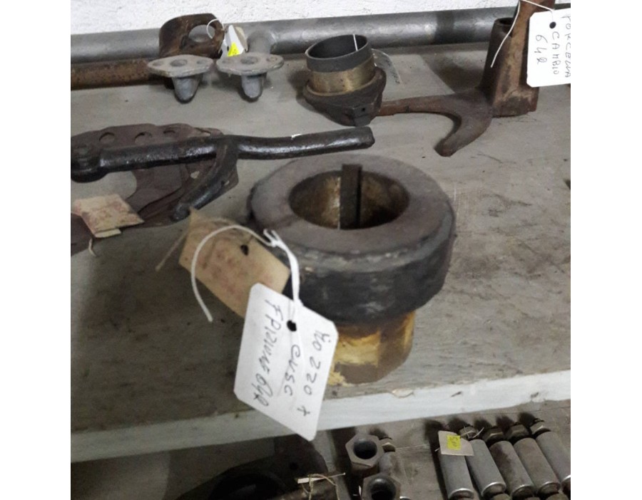 MOZZO FISSO FRIZIONE FIAT 642 - OE 745347