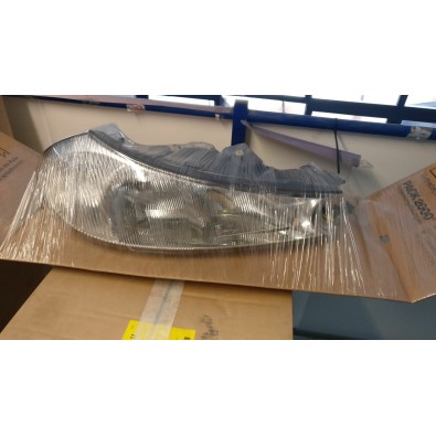 FARO ANTERIORE DESTRO FORD MONDEO 96/00 

FRONT RIGHT HEADLIGHT FORD MONDEO 96/00