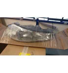 FARO ANTERIORE DESTRO FORD MONDEO 96/00 

FRONT RIGHT HEADLIGHT FORD MONDEO 96/00